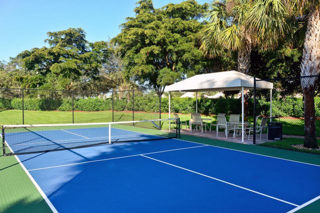 6812 Molakai Circle, Boynton Beach, FL 33437