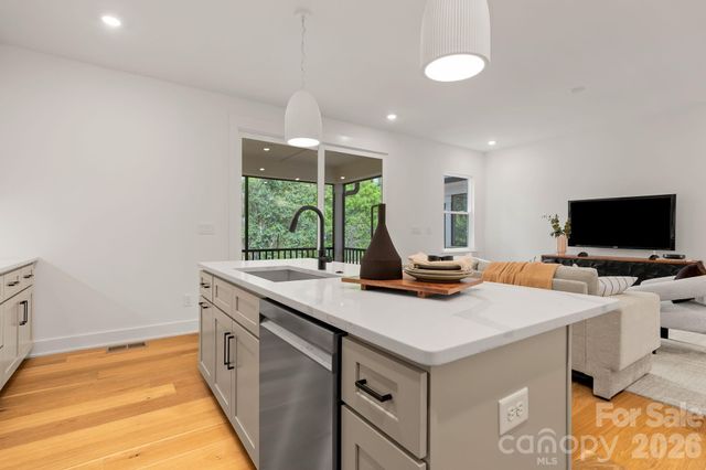 2814 Phillips Avenue, Charlotte, NC 28208