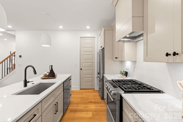 2814 Phillips Avenue, Charlotte, NC 28208