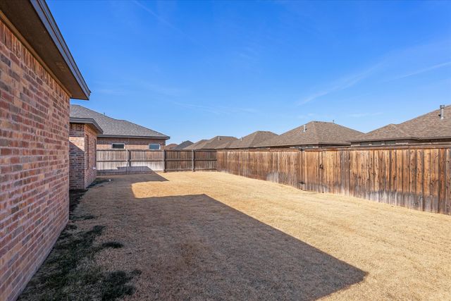 810 N 2nd Street, Wolfforth, TX 79382