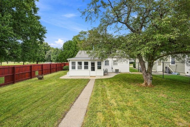 347 W 32nd Street, Davenport, IA 52803