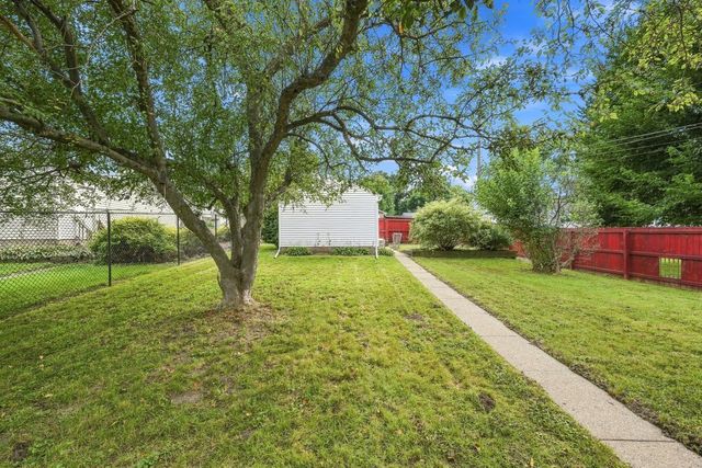 347 W 32nd Street, Davenport, IA 52803