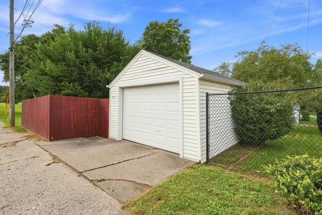 347 W 32nd Street, Davenport, IA 52803