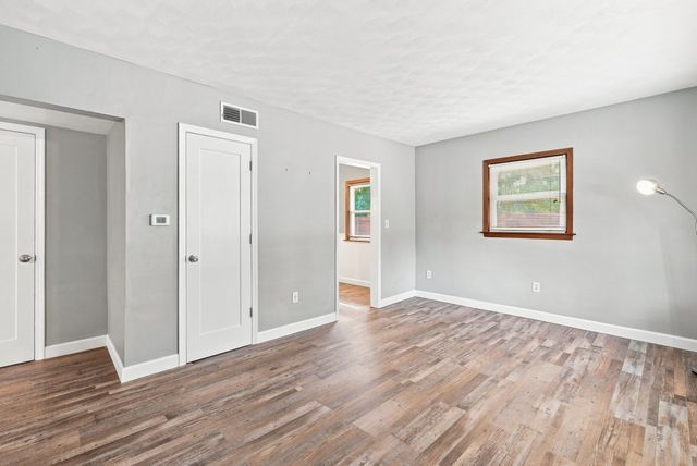 347 W 32nd Street, Davenport, IA 52803