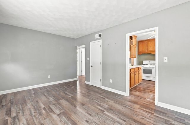 347 W 32nd Street, Davenport, IA 52803