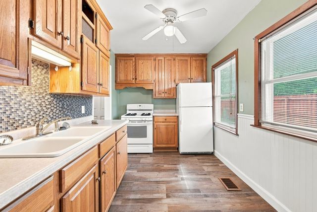 347 W 32nd Street, Davenport, IA 52803
