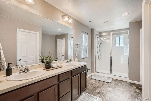 806 White Crow Street, Aurora, CO 80018