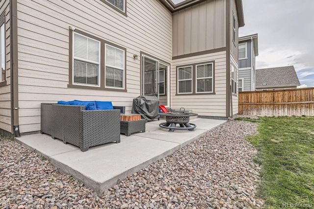 806 White Crow Street, Aurora, CO 80018