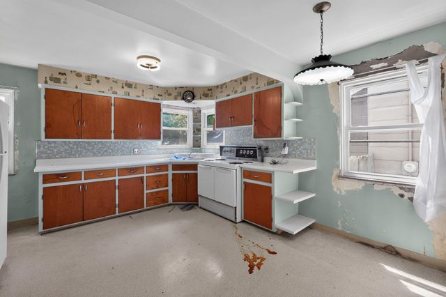 584 Chestershire Road, Columbus, OH 43204