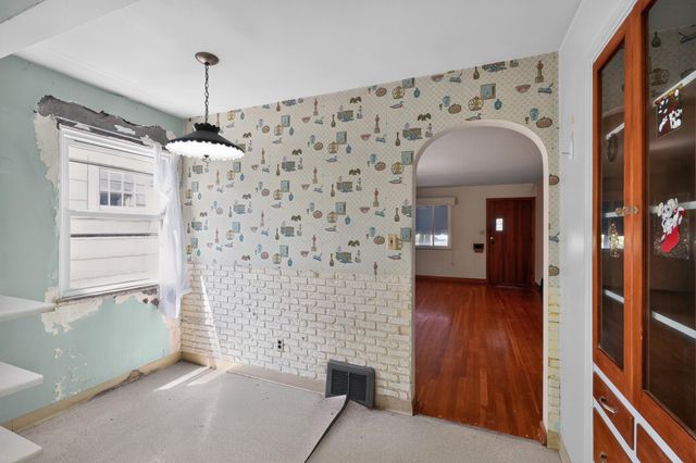 584 Chestershire Road, Columbus, OH 43204
