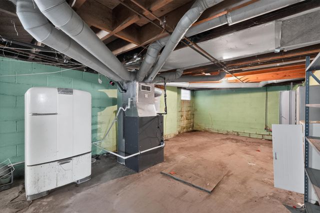 584 Chestershire Road, Columbus, OH 43204