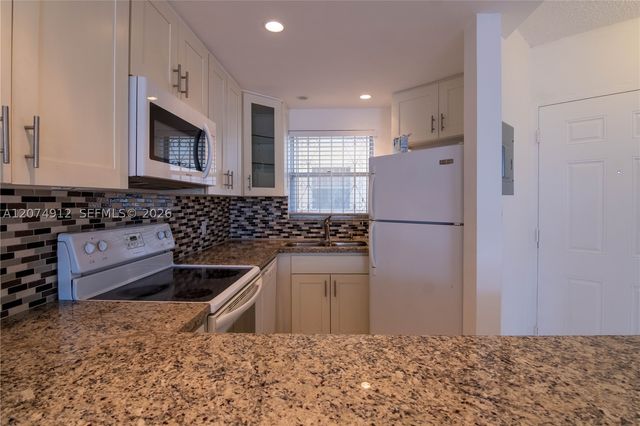 1750 W 46th St 521, Hialeah, FL 33012