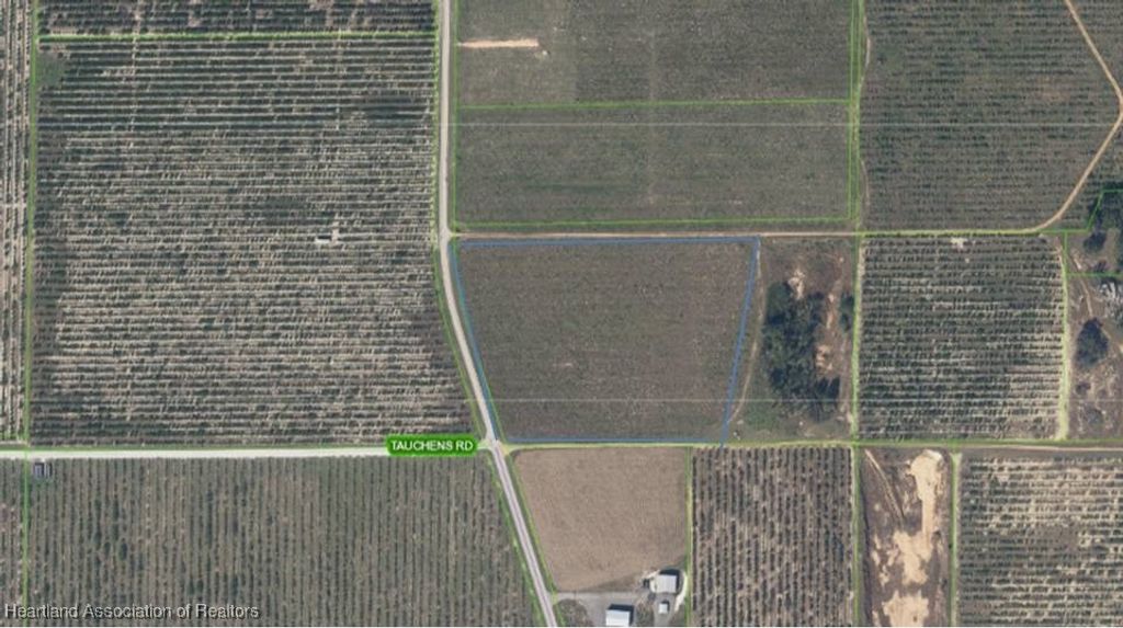 17 County Road S, Sebring, FL 33876