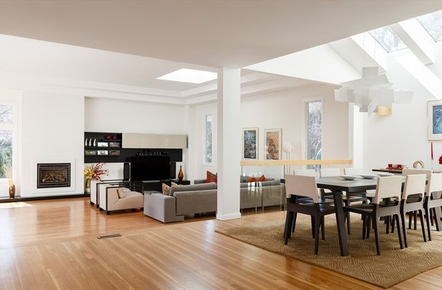 22 Burdean Rd, Newton, MA 02459