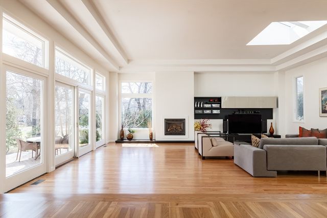 22 Burdean Rd, Newton, MA 02459