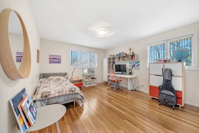 22 Burdean Rd, Newton, MA 02459