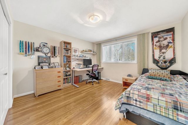 22 Burdean Rd, Newton, MA 02459