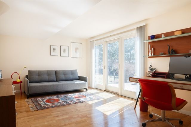 22 Burdean Rd, Newton, MA 02459