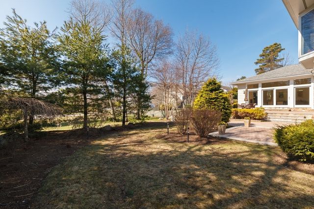 22 Burdean Rd, Newton, MA 02459