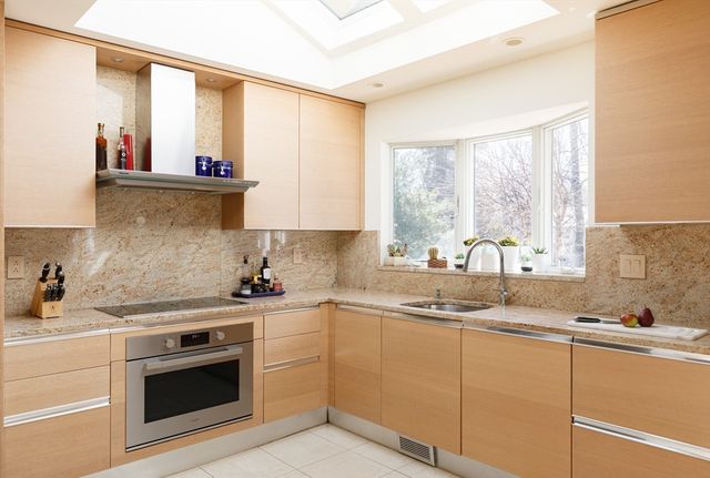 22 Burdean Rd, Newton, MA 02459