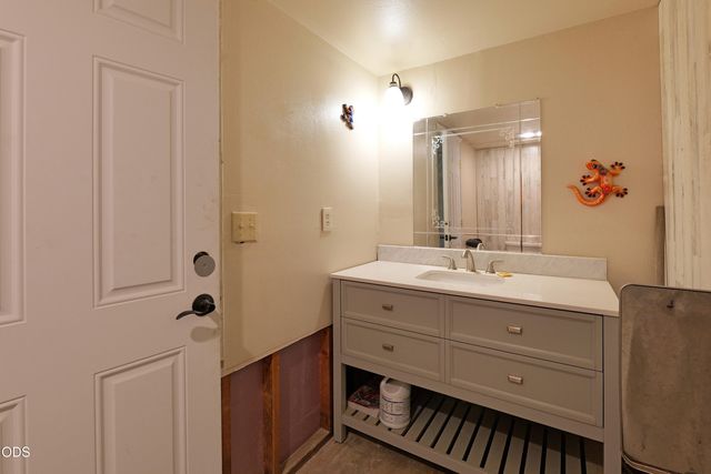 965 Old Ferry Road, Shady Cove, OR 97539