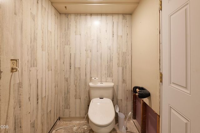 965 Old Ferry Road, Shady Cove, OR 97539