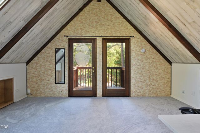 965 Old Ferry Road, Shady Cove, OR 97539
