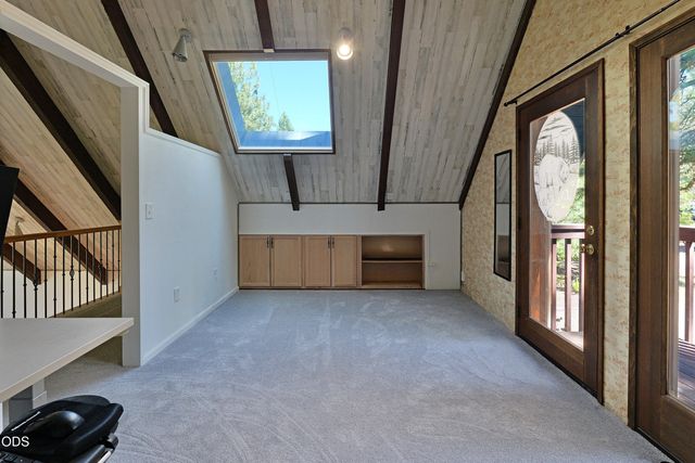 965 Old Ferry Road, Shady Cove, OR 97539