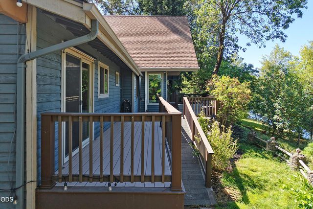 965 Old Ferry Road, Shady Cove, OR 97539