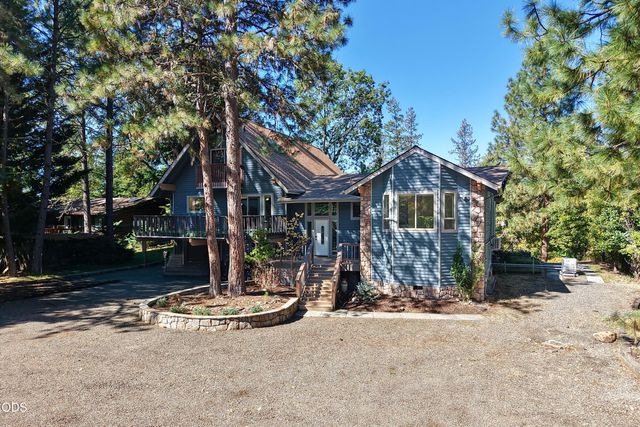 965 Old Ferry Road, Shady Cove, OR 97539