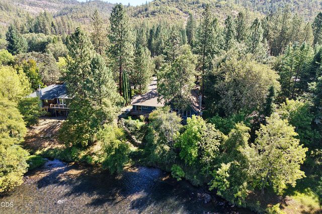 965 Old Ferry Road, Shady Cove, OR 97539