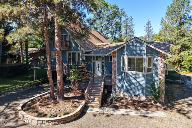 965 Old Ferry Road, Shady Cove, OR 97539