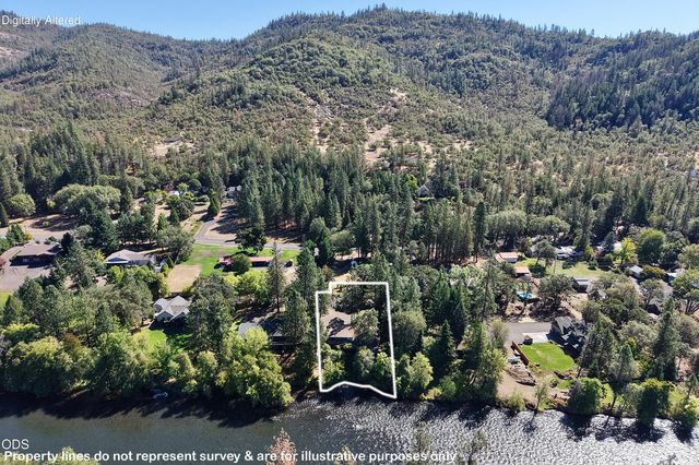 965 Old Ferry Road, Shady Cove, OR 97539