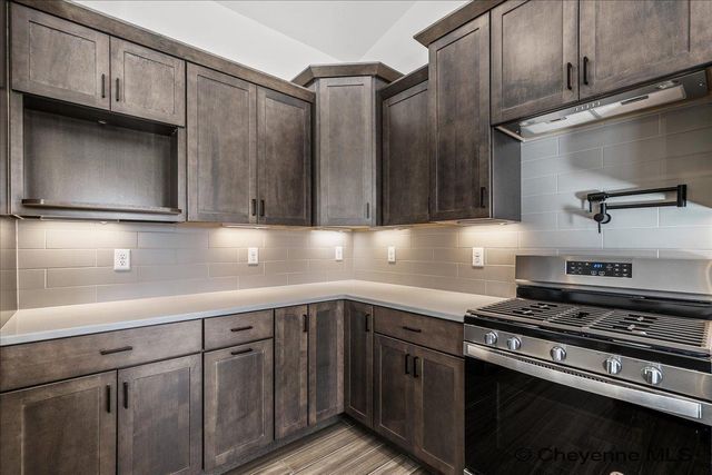 1218 PHIPPS AVE, Cheyenne, WY 82001