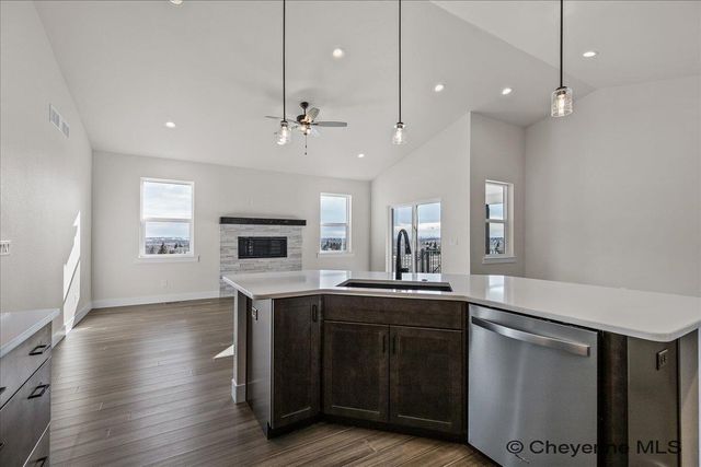 1218 PHIPPS AVE, Cheyenne, WY 82001