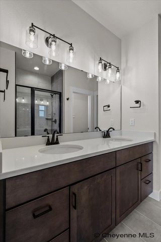 1218 PHIPPS AVE, Cheyenne, WY 82001