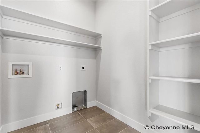 1218 PHIPPS AVE, Cheyenne, WY 82001