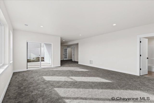 1218 PHIPPS AVE, Cheyenne, WY 82001