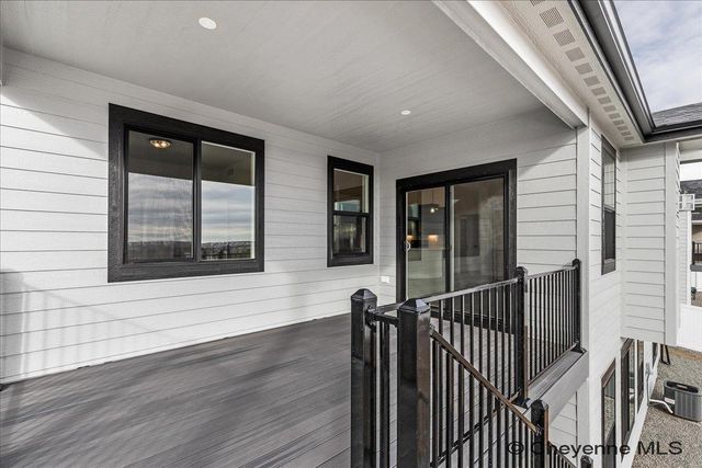 1218 PHIPPS AVE, Cheyenne, WY 82001