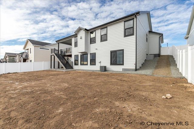 1218 PHIPPS AVE, Cheyenne, WY 82001