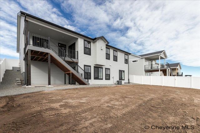 1218 PHIPPS AVE, Cheyenne, WY 82001