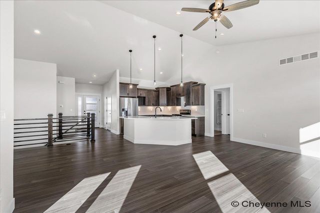 1218 PHIPPS AVE, Cheyenne, WY 82001