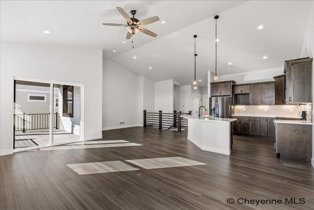 1218 PHIPPS AVE, Cheyenne, WY 82001