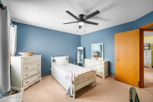 1301 Oaktree Court, Oregon, OH 43616