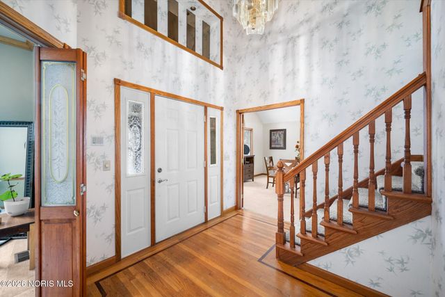 1301 Oaktree Court, Oregon, OH 43616