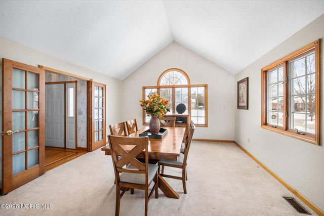 1301 Oaktree Court, Oregon, OH 43616