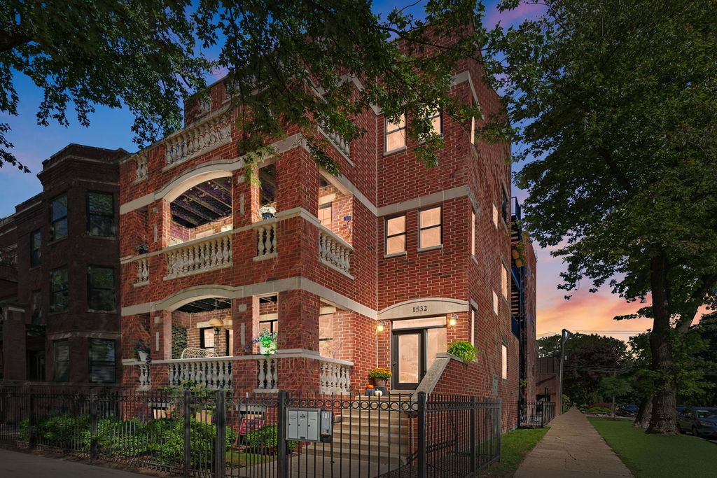 1532 W Wrightwood Avenue 2, Chicago, IL 60614