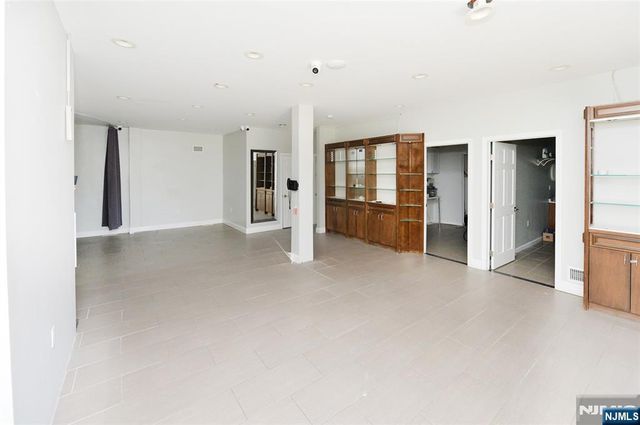 1005-1009 S Maple Avenue, Glen Rock, NJ 07452