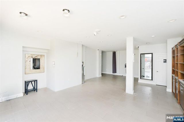 1005-1009 S Maple Avenue, Glen Rock, NJ 07452