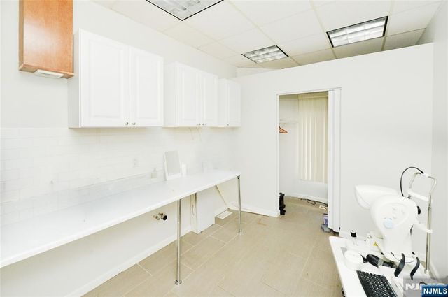 1005-1009 S Maple Avenue, Glen Rock, NJ 07452